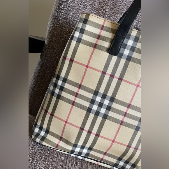 Authentic Burberry bag - Picture 3 of 16